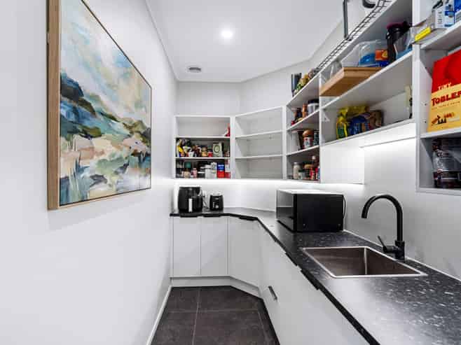 254 Riverbend Road, Meeanee