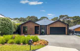 18 Arthur Wright Place, Maraetai