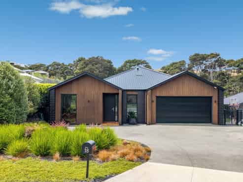 18 Arthur Wright Place, Maraetai