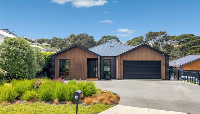 18 Arthur Wright Place, Maraetai