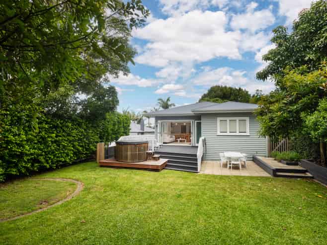 11 Mountfield Terrace, Mount Albert