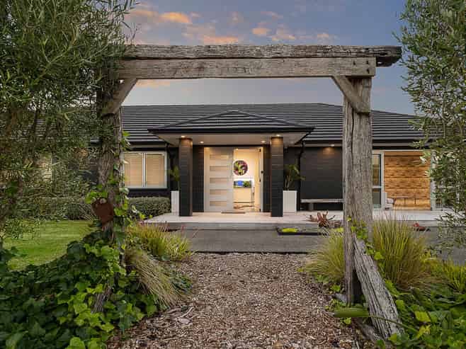  583 State Highway 16, Kumeu