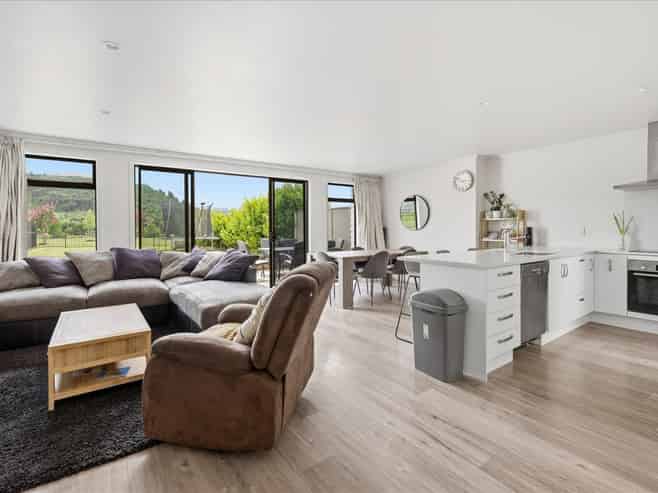 103 Awataha Crescent, Pyes Pa