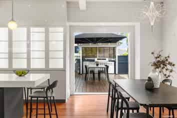 67 Old Mill Road, Westmere