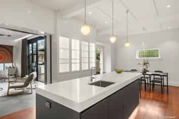 67 Old Mill Road, Westmere