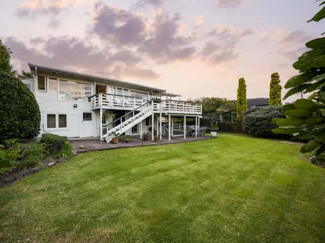 237 Beach Road, Campbells Bay