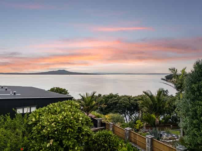 237 Beach Road, Campbells Bay
