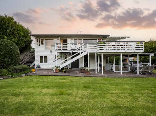 237 Beach Road, Campbells Bay