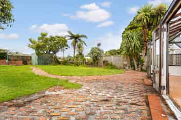 74 Nottingham Street, Karori