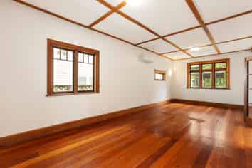 74 Nottingham Street, Karori