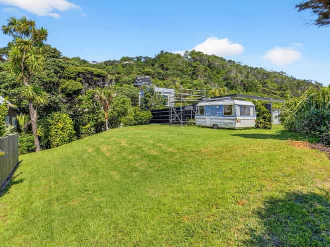 72 Domain Crescent, Muriwai