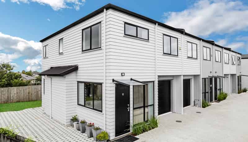 12/60 Kelman Road, Kelston