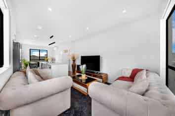 12/60 Kelman Road, Kelston