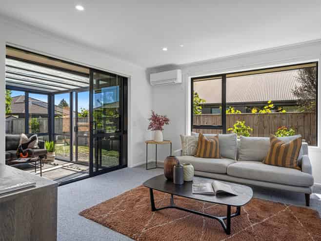 19 Best Place, Stoke