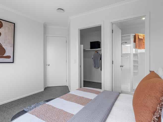 19 Best Place, Stoke