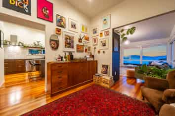 42 Lohia Street, Khandallah