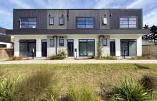 2A/21 The Strand, Wainuiomata