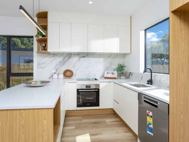 A-E/32 Ludlow Terrace, Totara Vale