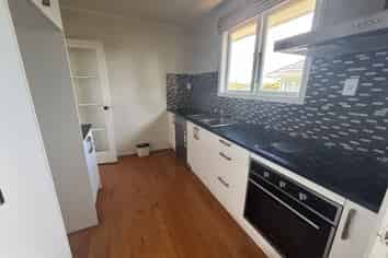 75a Kervil Avenue, Te Atatu Peninsula