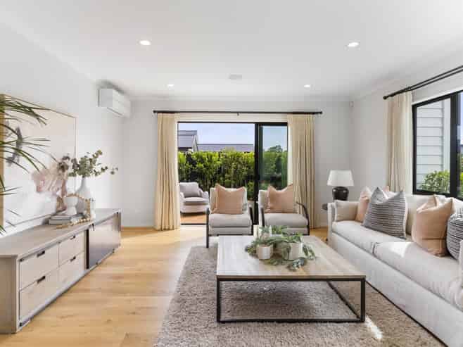 91 Riverhead Point Drive, Riverhead