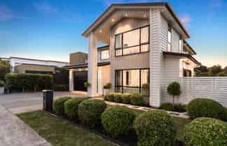 91 Riverhead Point Drive, Riverhead