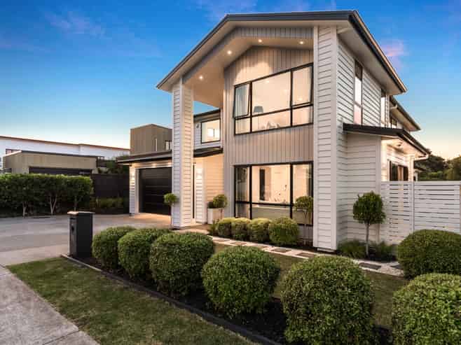 91 Riverhead Point Drive, Riverhead