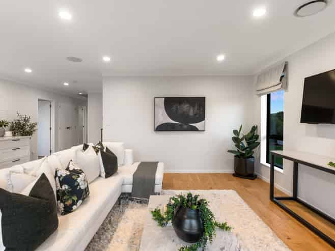 91 Riverhead Point Drive, Riverhead