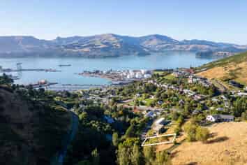 16 Harmans Road, Lyttelton