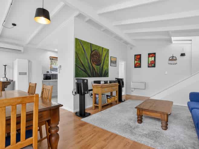 12 Garmons Way, Castor Bay