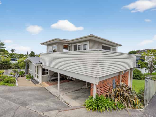 12 Garmons Way, Castor Bay