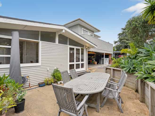 12 Garmons Way, Castor Bay