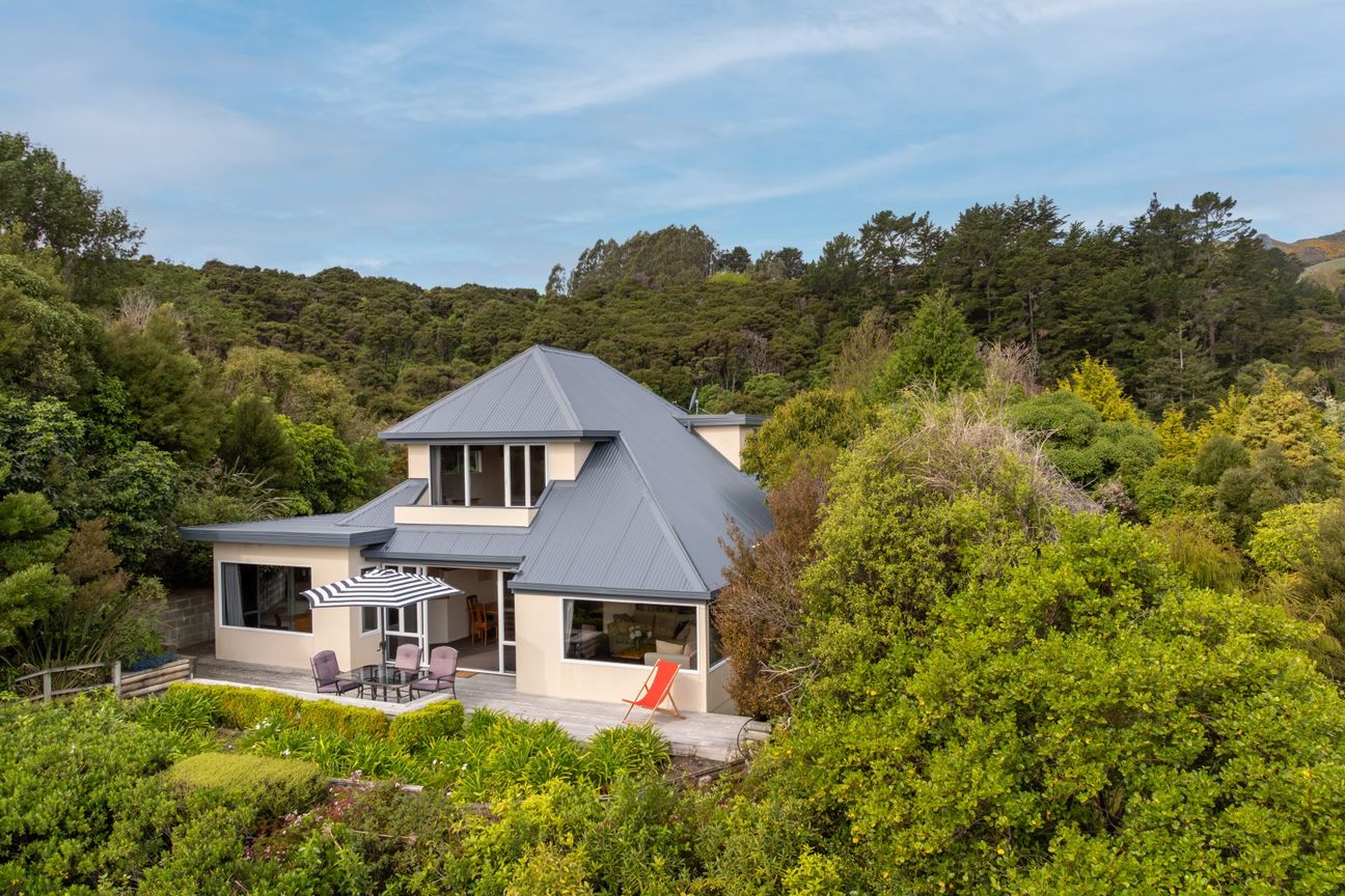 Spectacular views from your 8,519sqm sanctuary - Vista 3