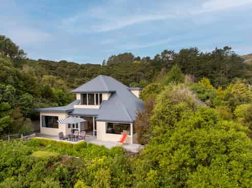 2 Settlers Hill, Akaroa
