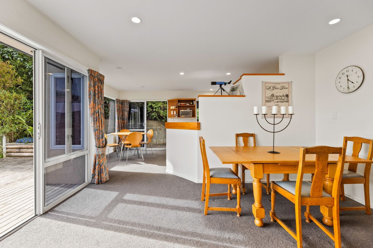 Spectacular views from your 8,519sqm sanctuary - Vista 4