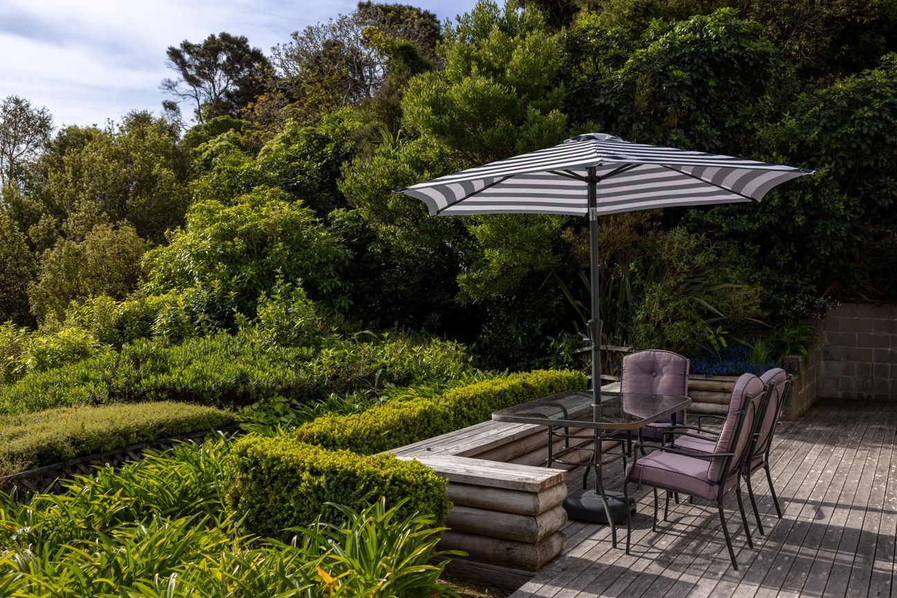 Spectacular views from your 8,519sqm sanctuary - Vista 6