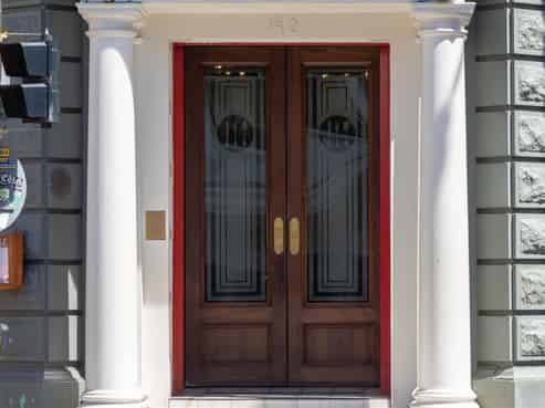 Stunning Unit & Iconic Tenant - Logan Brown