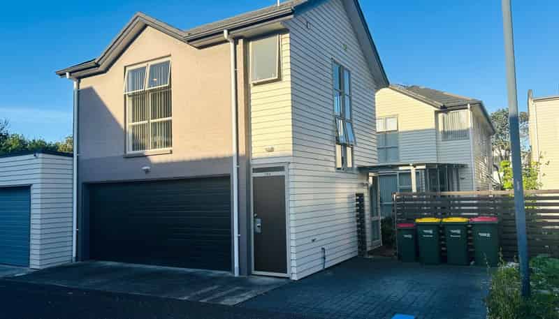 18 Windfola Parkway, Takanini