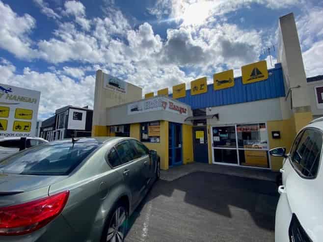 High profile commercial unit