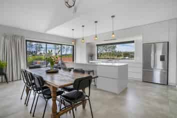 141 Devereux Road, Winton