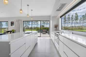 141 Devereux Road, Winton