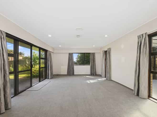 8 Wychwood Crescent, Springfield