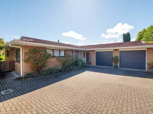 8 Wychwood Crescent, Springfield