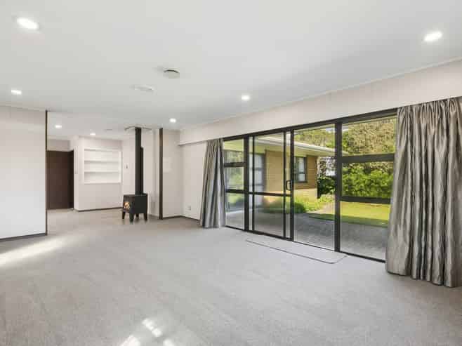 8 Wychwood Crescent, Springfield