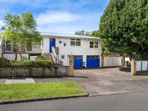 2 Pembroke Crescent, Glendowie