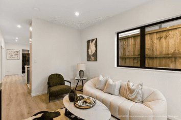 12A Holland Avenue, Point England