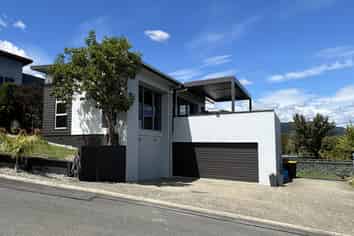 144 Panorama Drive, Stoke