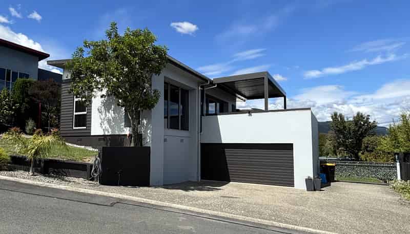 144 Panorama Drive, Stoke