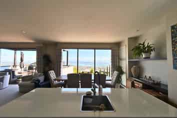 144 Panorama Drive, Stoke