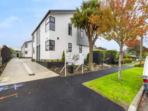 1/106 Wildberry Street, Woolston