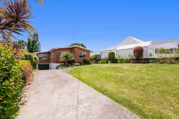 24 Rata Street, Helensville